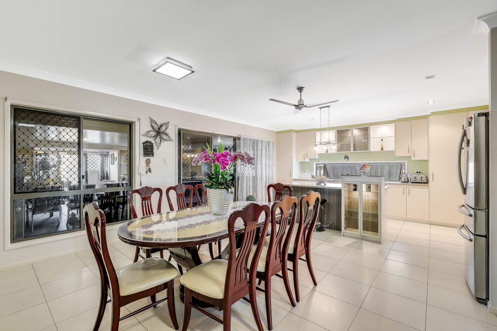 9 Woodville Court, Wyreema QLD 4352, Image 2