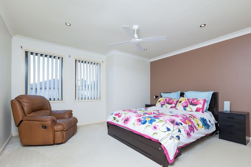 6/18-36 Glenfield Drive, Currans Hill NSW 2567, Image 2