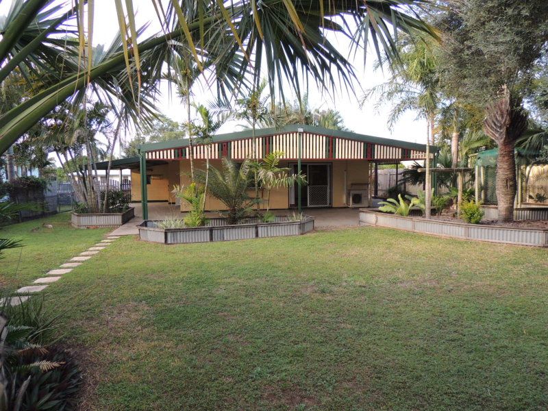3 bedrooms House in 15 Barcoo Drive MORANBAH QLD, 4744