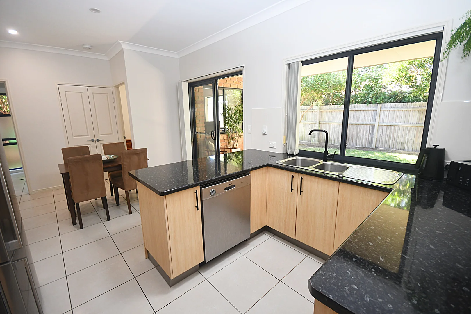 Additional image 6 of 11/142-146 Elizabeth Street, Urangan QLD 4655